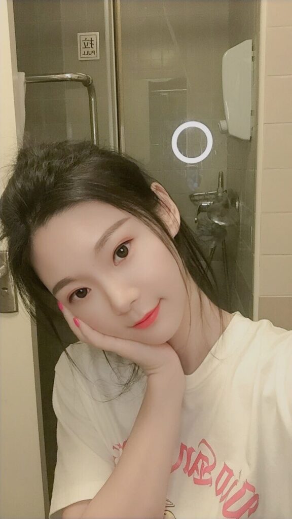 上海❤️人真实00年灵儿相关配图