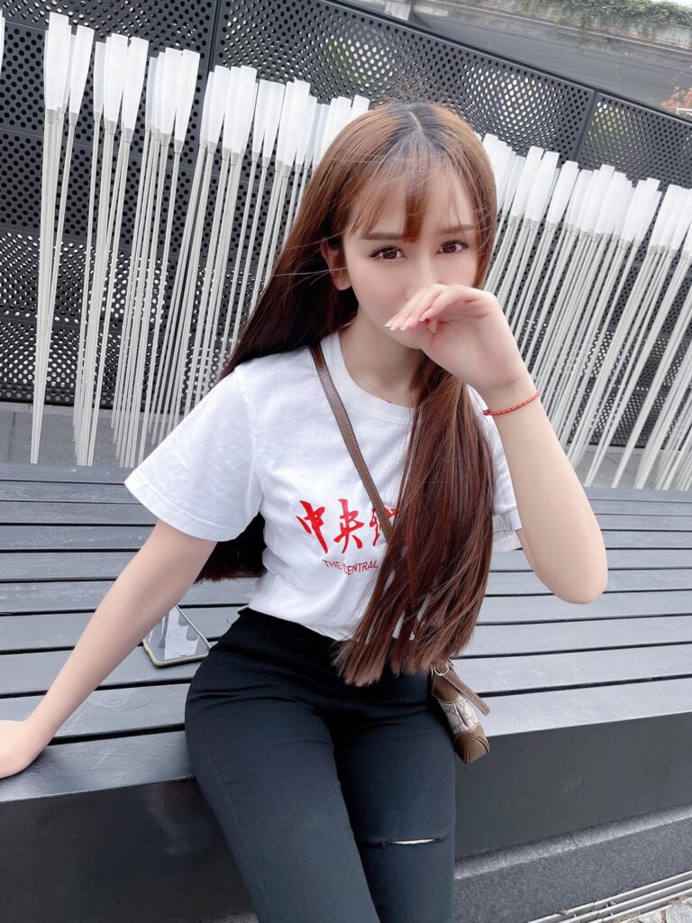 极品大学校花