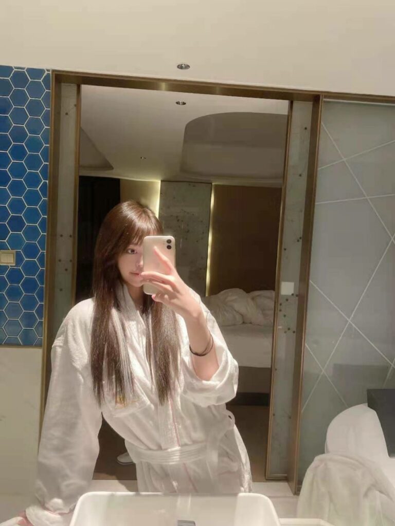 杭州外围 超气质眼镜萌妹相关配图