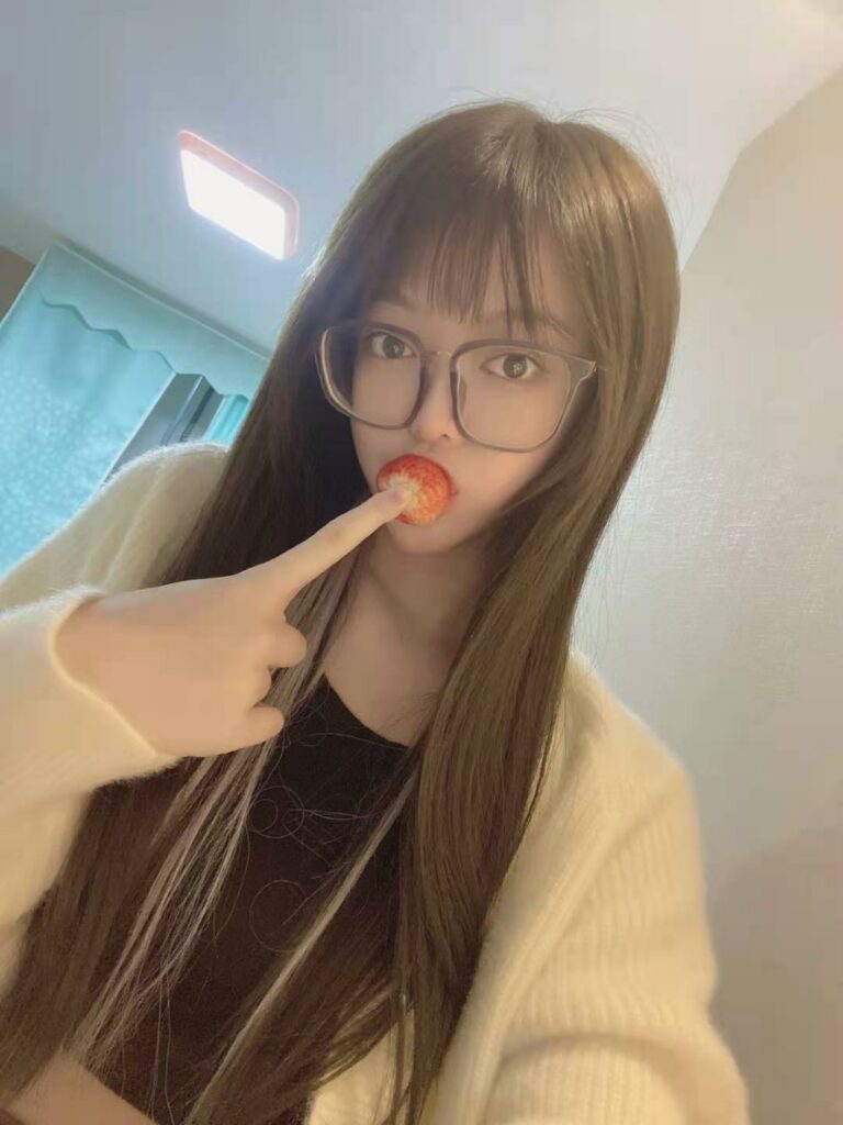 杭州外围 超气质眼镜萌妹