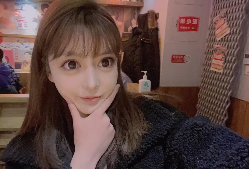 北京外围大眼睛萌妹相关配图