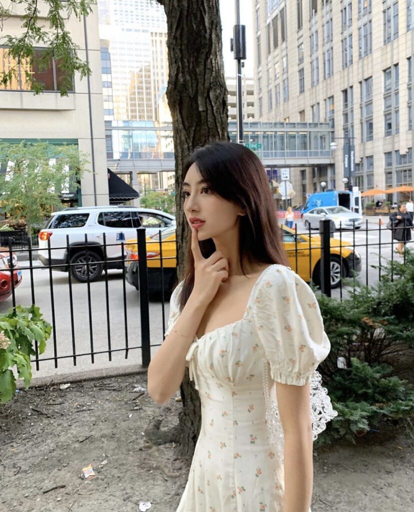 重庆外围超仙气质美女相关配图