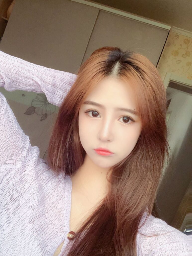 成都00后童颜巨乳相关配图