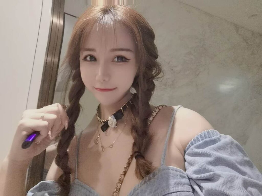 三亚清纯学生五官精致相关配图