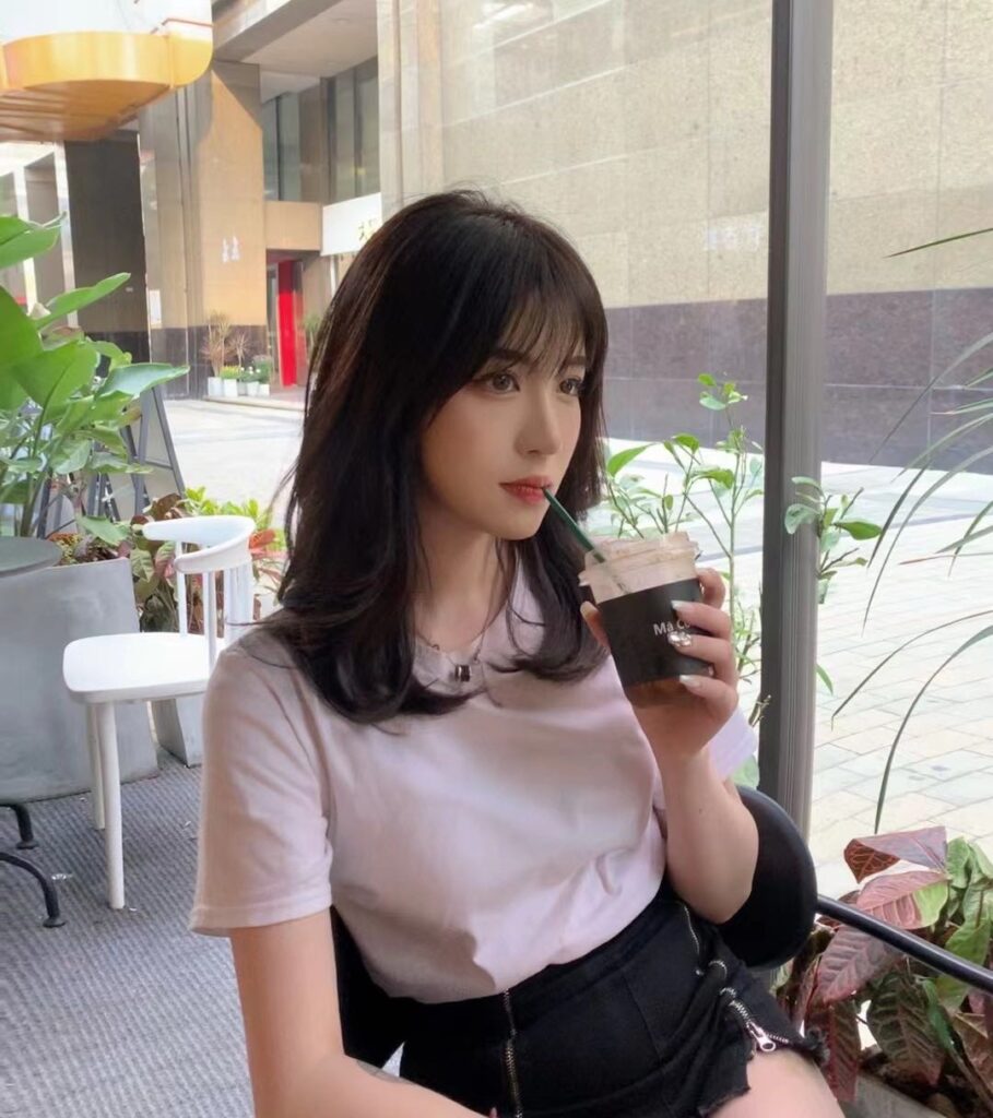 三亚乖巧可爱学院范儿相关配图