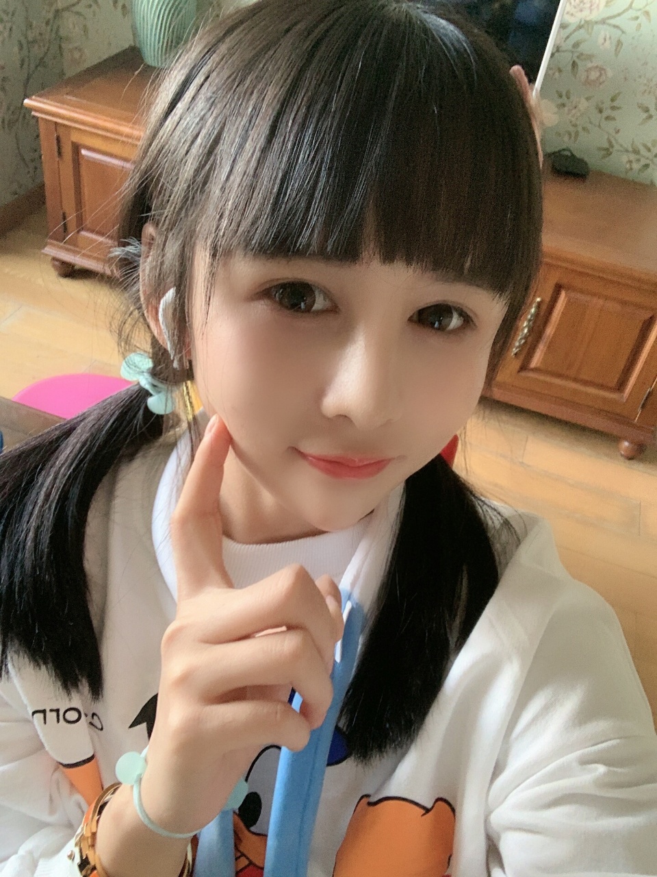上海零零后乖巧小萝莉