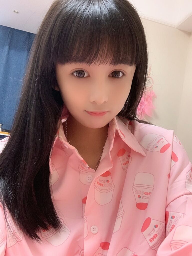 上海零零后乖巧小萝莉相关配图