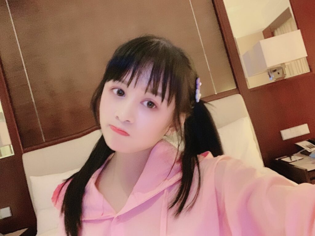 上海零零后乖巧小萝莉相关配图