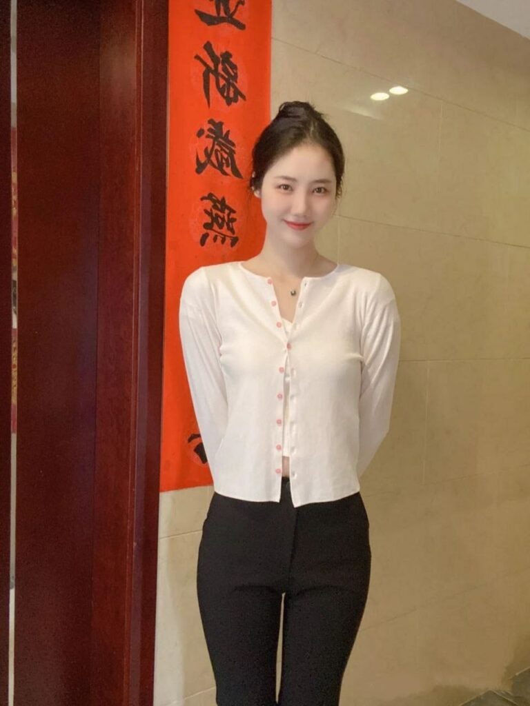 成都外围玥玥 纯新人清纯可爱相关配图