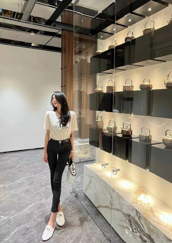 杭州外围知性美女温柔甜美相关配图