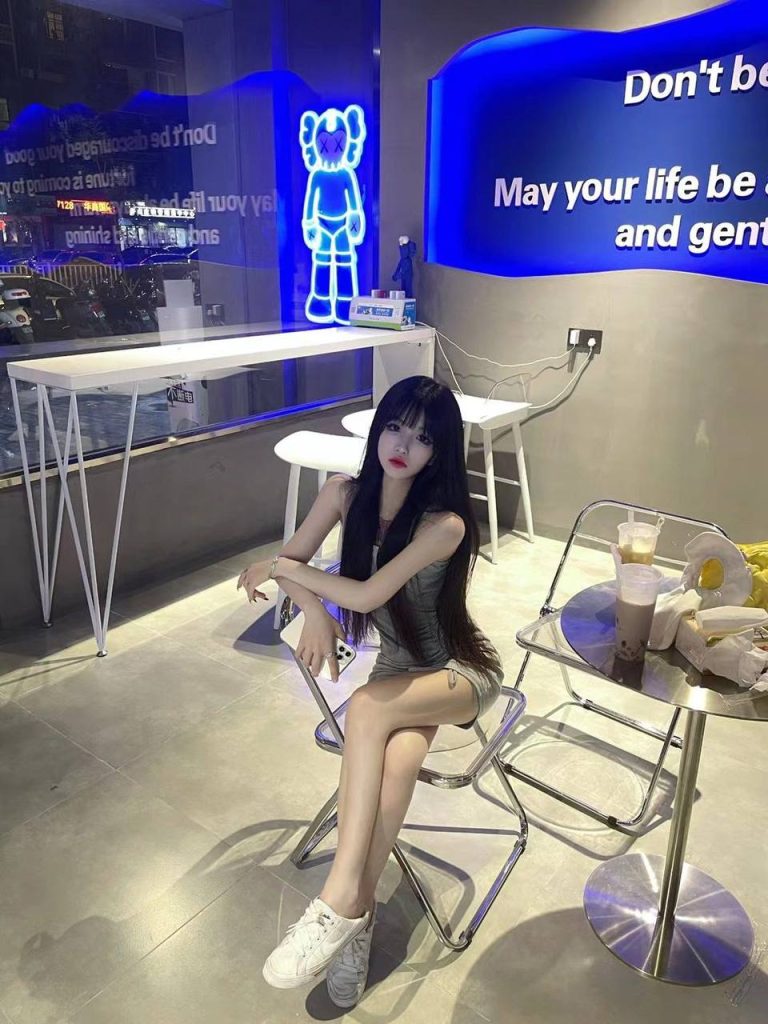 宁波外围01年小妮软萌萝莉相关配图