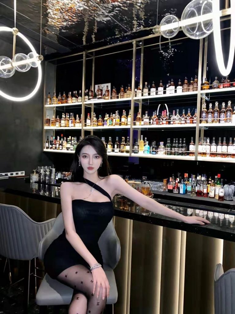 天津外围 00年温婉才女相关配图