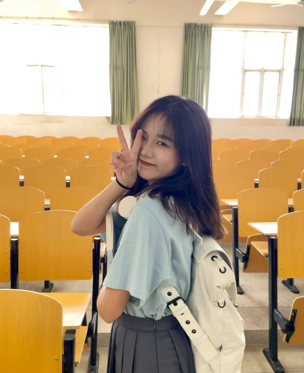 西安外围 03白小纯 清纯活力
