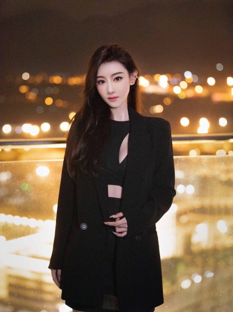广州外围 洋气女友范儿 筷子腿 172相关配图