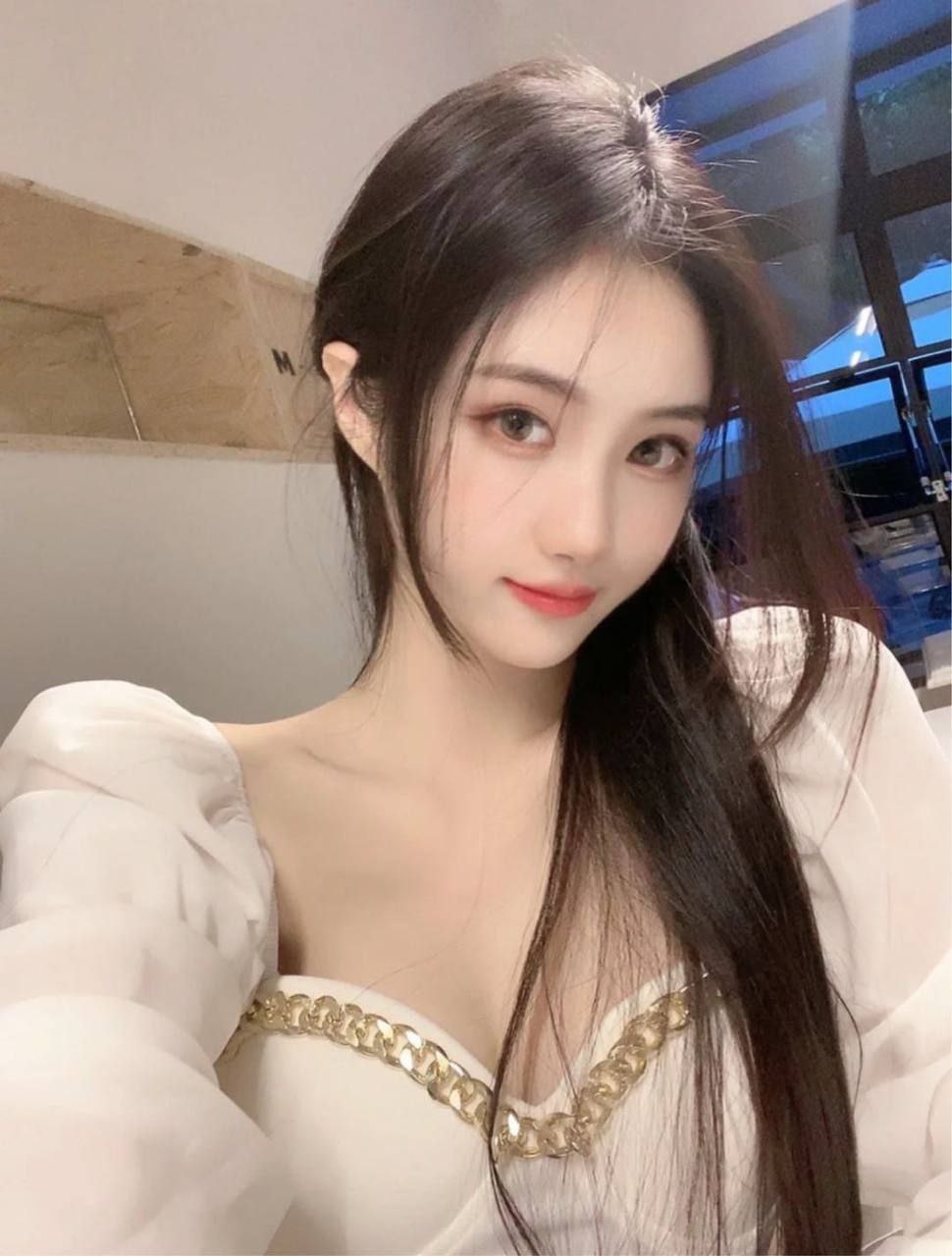 重庆外围 皮肤白嫩  身材高挑  细腰翘臀