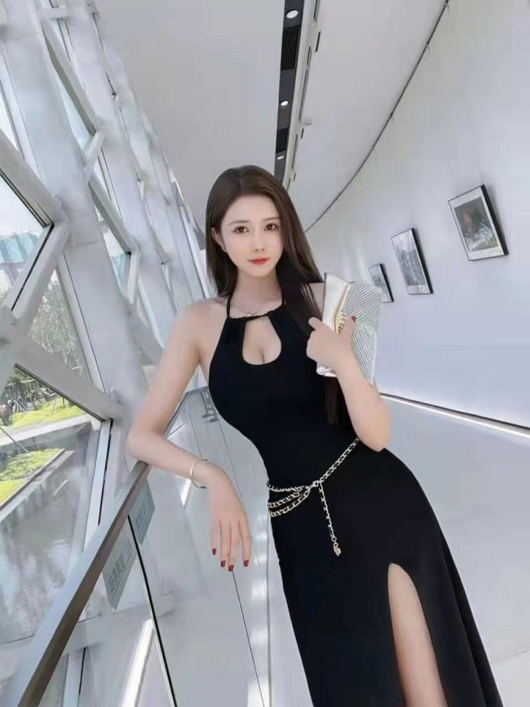 无锡外围 01年在读学妹 极品身材 凹凸有致相关配图