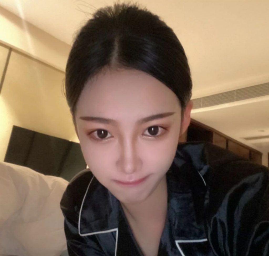 深圳外围 气质女神 00年圆嫩粉 很纯很可爱相关配图