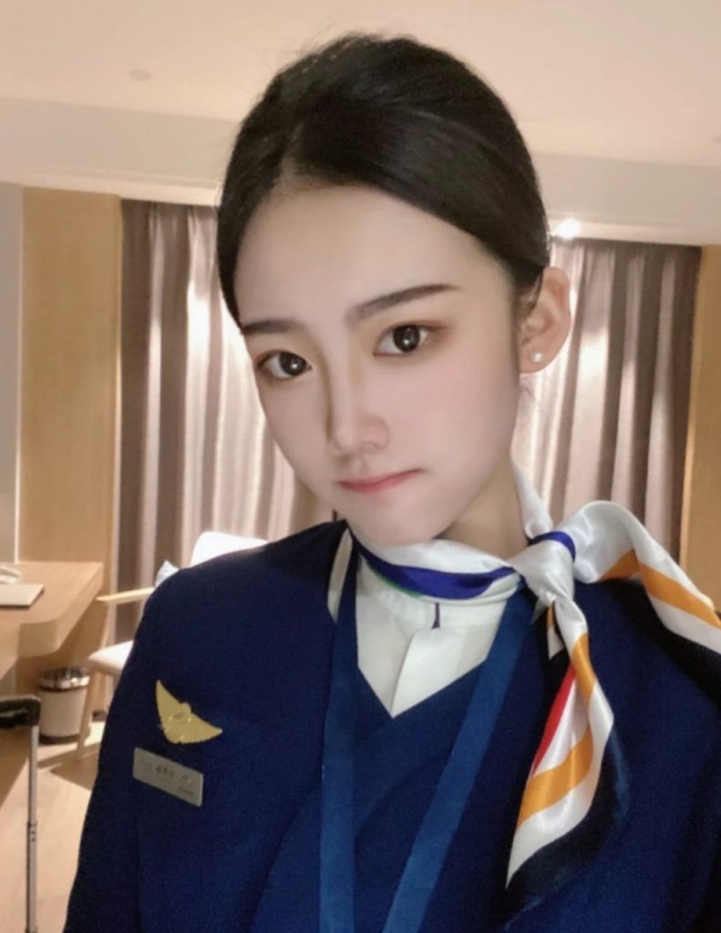 深圳外围 气质女神 00年圆嫩粉 很纯很可爱相关配图