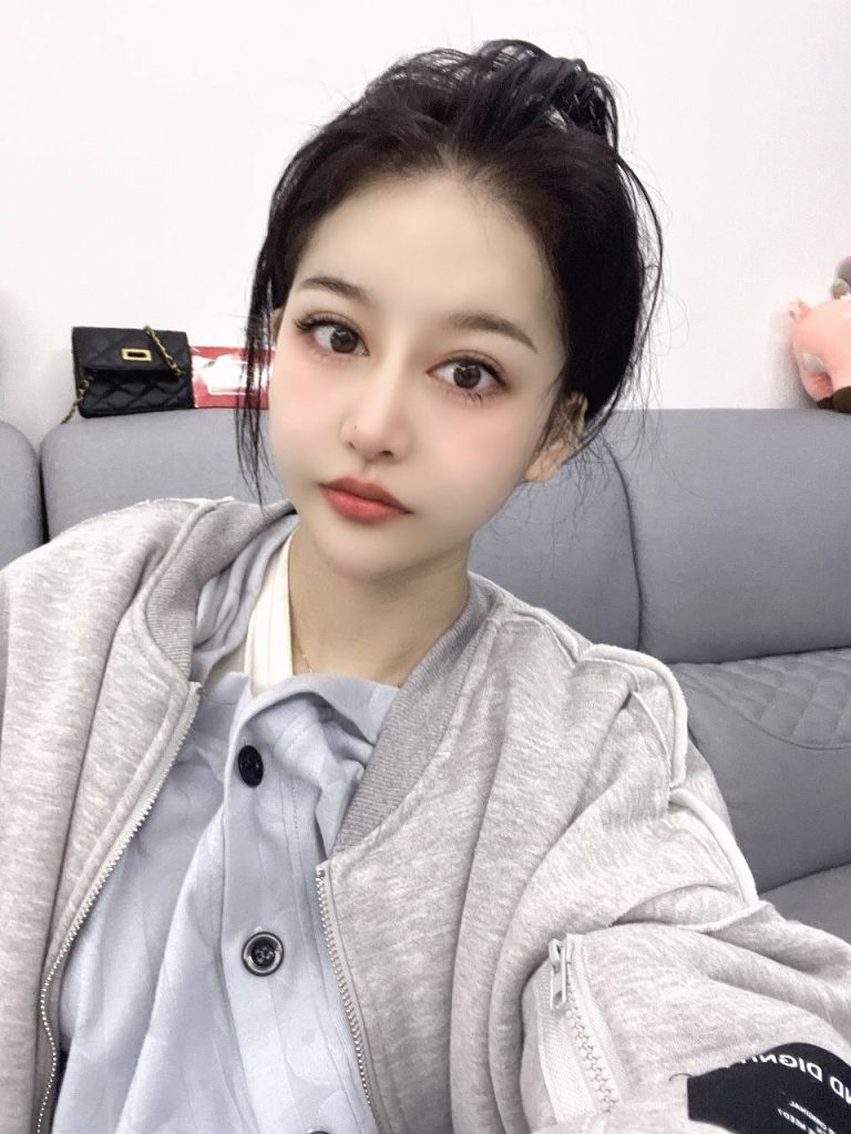 厦门外围 天然无整 皮膚水嫩透明相关配图