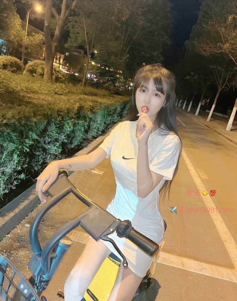 北京外围 真实04 小可爱 166真🐻E 童颜巨乳相关配图