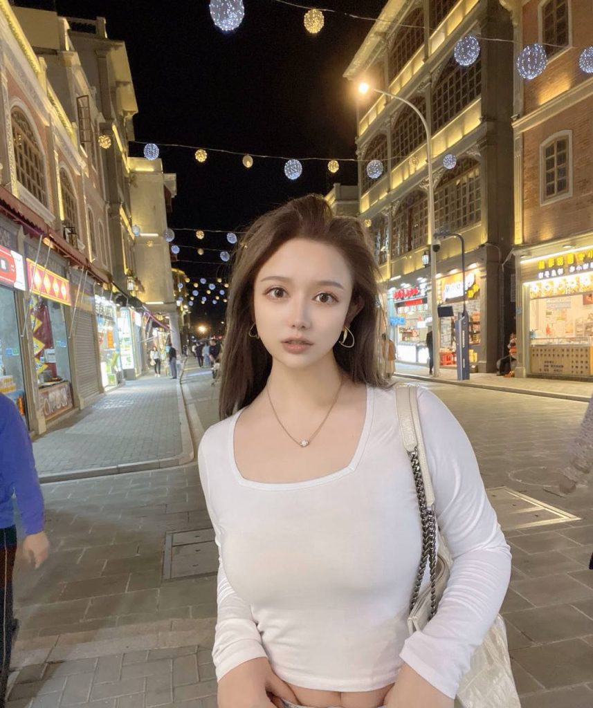 大连外围 童颜巨Ru 💎00年 高170 🐻E💎清纯无整相关配图