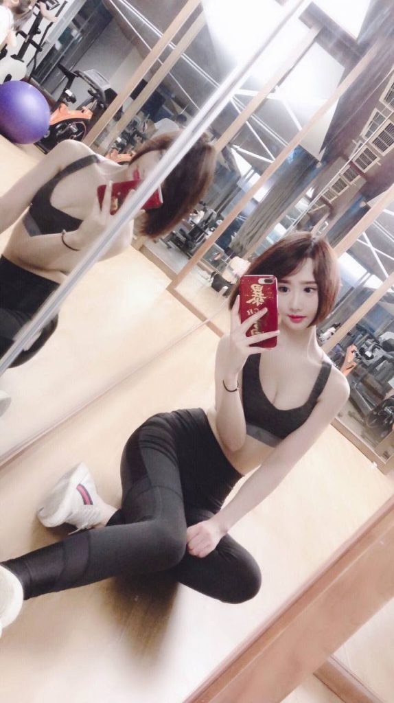 兰州外围 兼职学生 声音甜美皮肤雪白相关配图