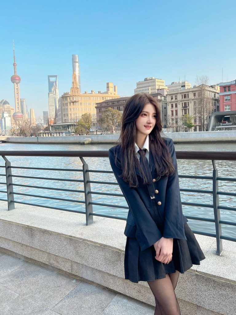 上海外围 天然无整纤细长腿牛奶白肌肤pink清新自然·甜美蘿莉相关配图
