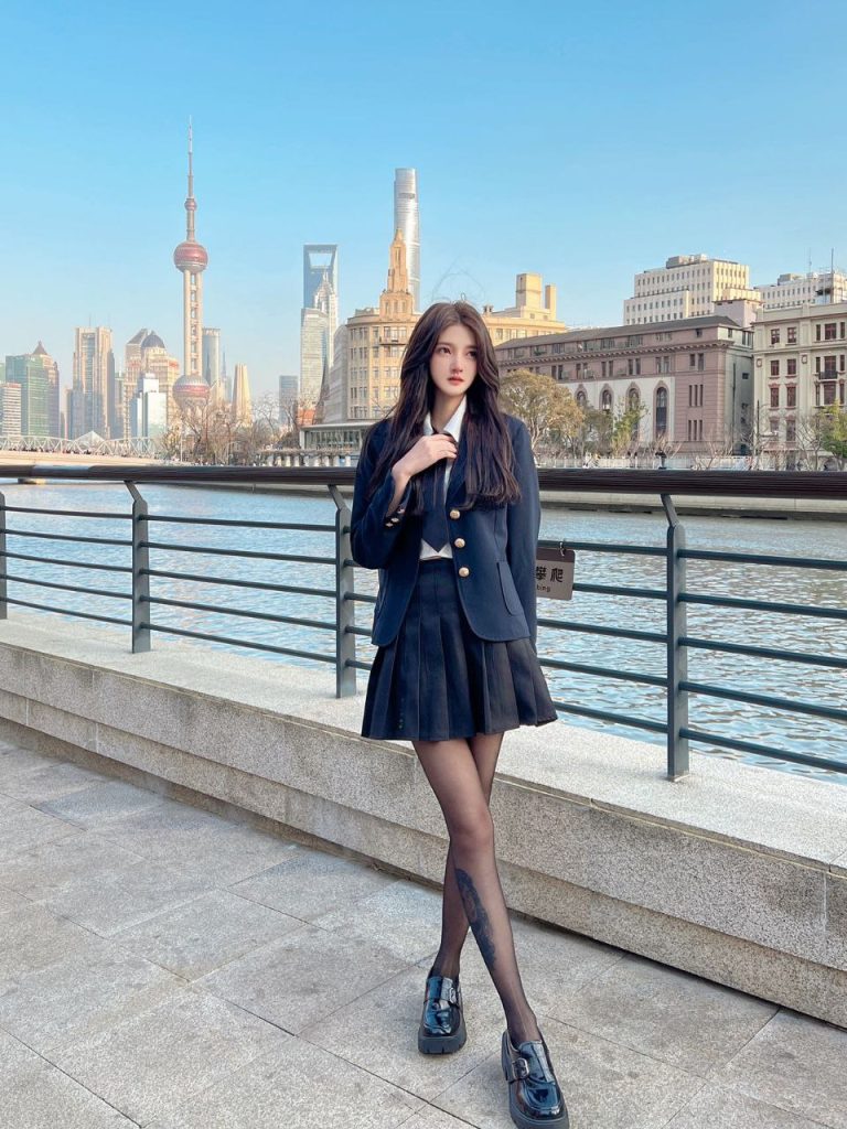 上海外围 天然无整纤细长腿牛奶白肌肤pink清新自然·甜美蘿莉相关配图