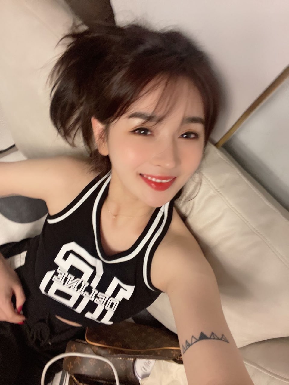 济南外围 01年小萝莉 有jk 纯兼职
