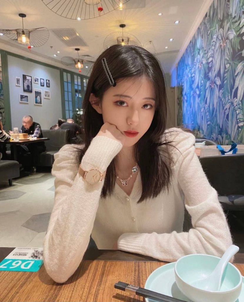 青岛外围 𝙅𝙥大学生兼职清纯小网红相关配图