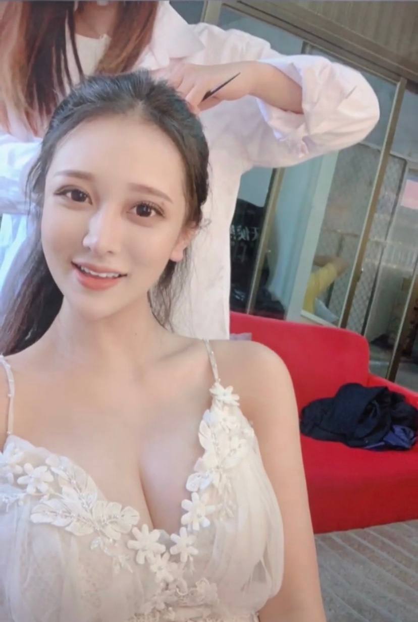 郑州外围 前凸后翘声音甜美  古灵精怪😘皮肤顺滑