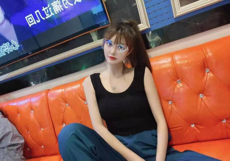 郑州外围 00年在校生 168 身材好皮肤白相关配图