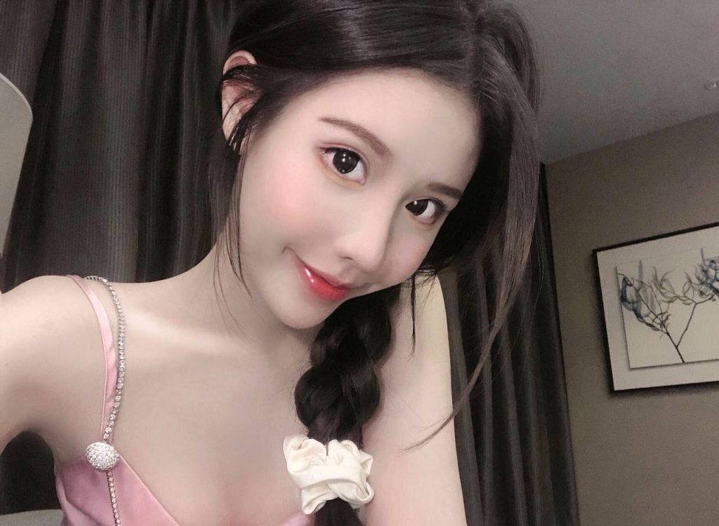 天津外围 甜美系天使面孔魔鬼身材，外纯内欲相关配图