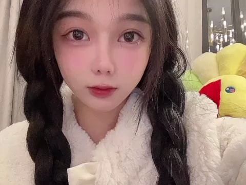 上海外围 ♥️纯白婴儿肌.粉嫩乖巧 ♥️相关配图