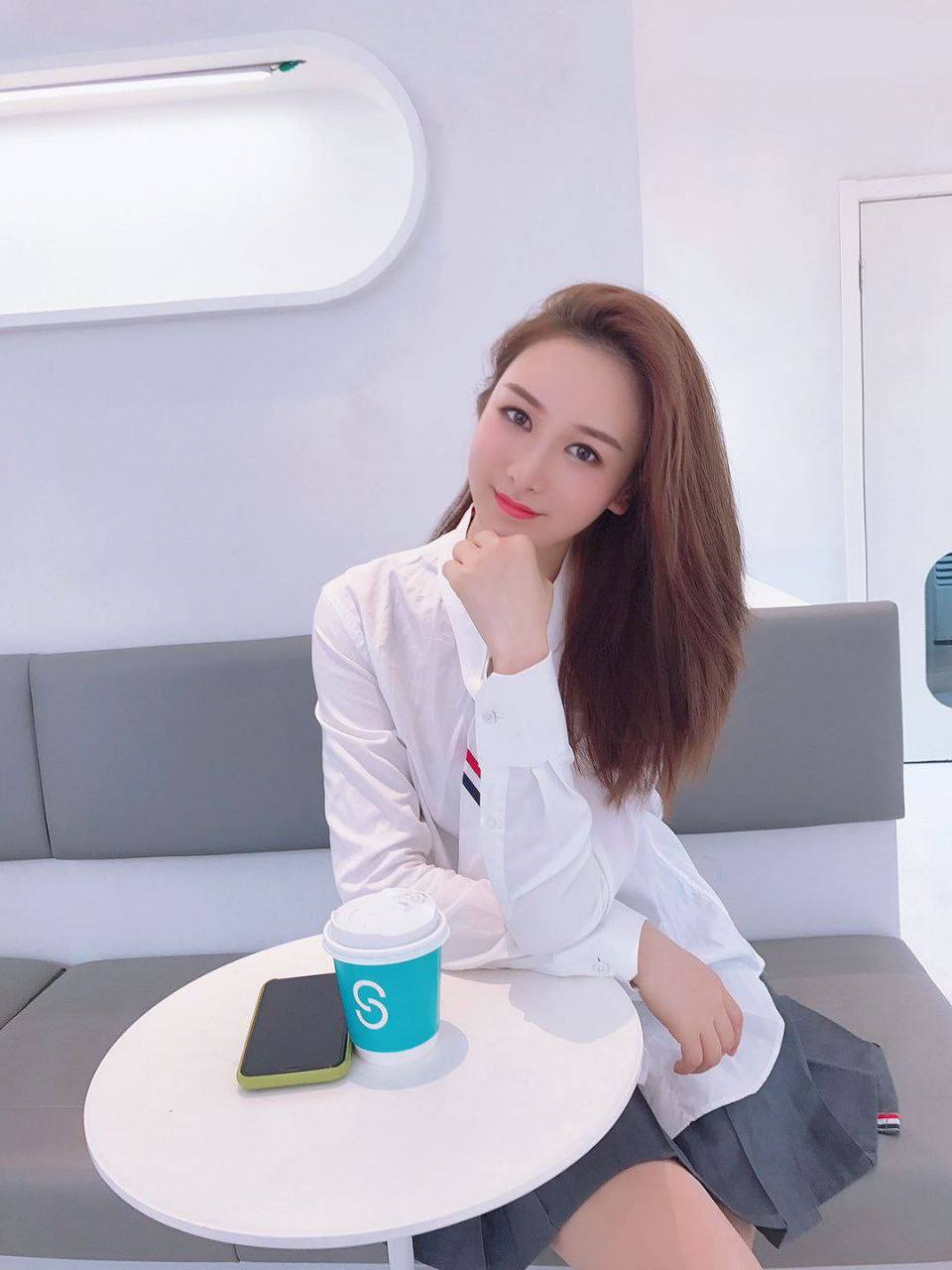 无锡外围 氛围感女孩 可纯可欲 