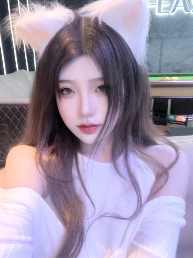 成都外围娃娃脸小可爱