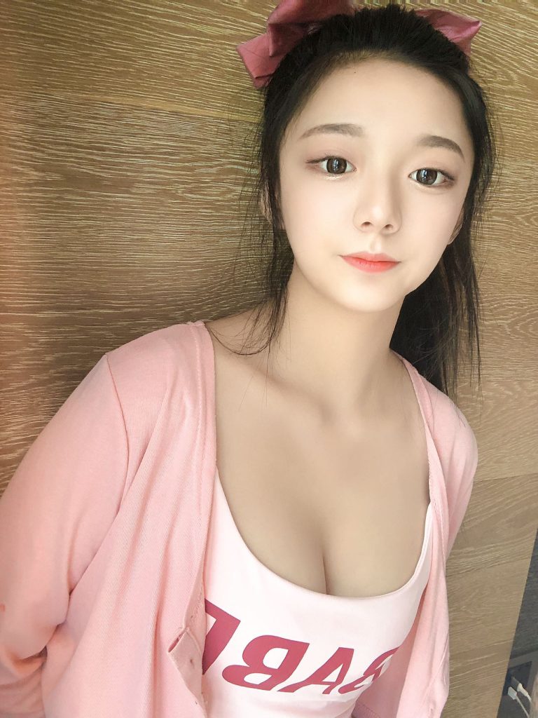 广州外围 04年清纯学生妹相关配图