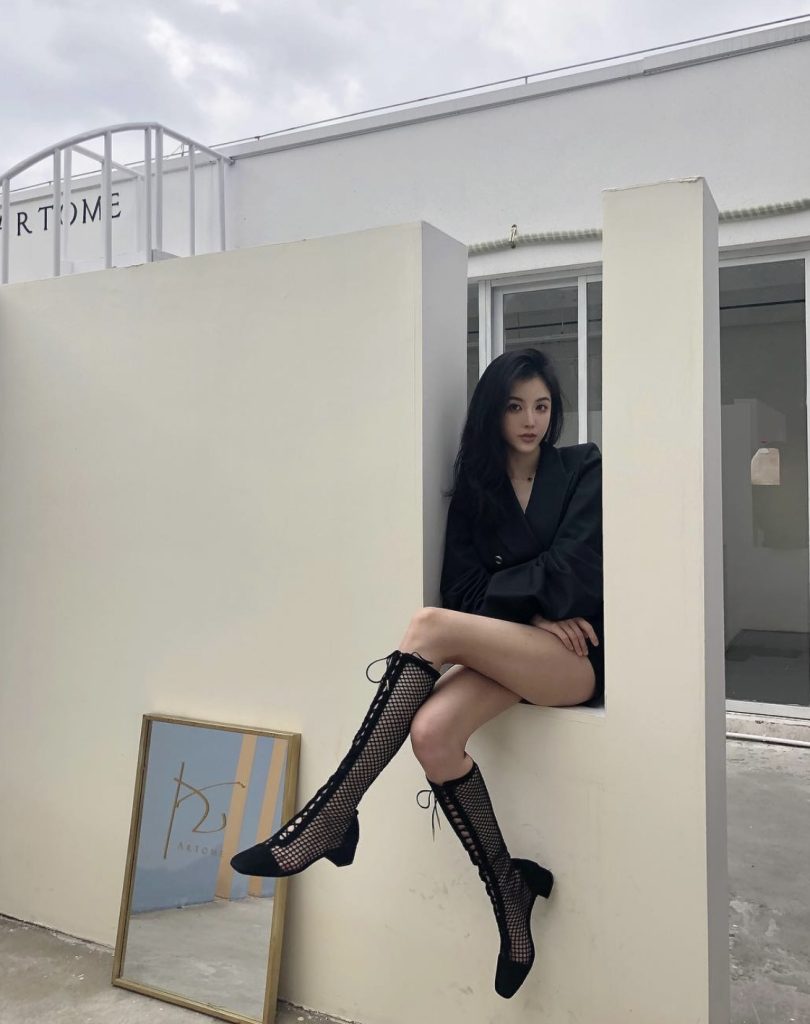 伦敦外围美知名高校毕业生相关配图