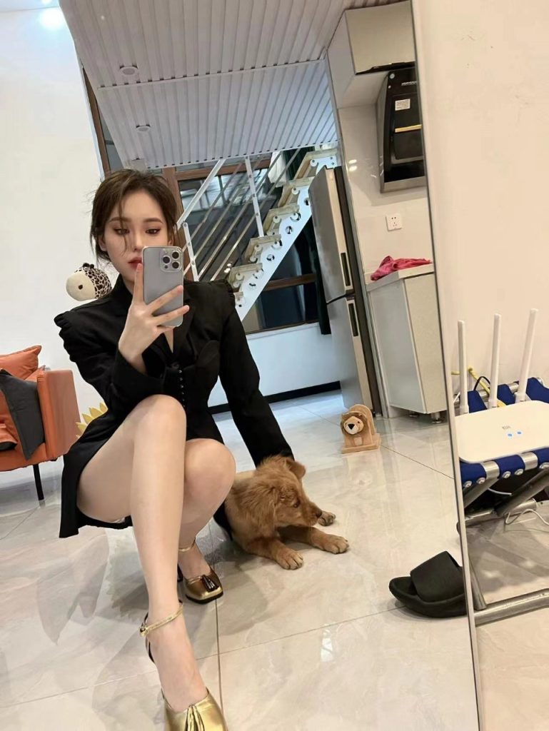 北京外围小女友性格，乖巧听话相关配图