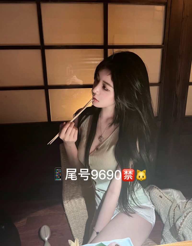上海外围短期兼职网红白小纯相关配图