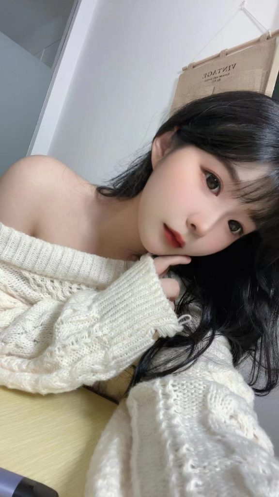 深圳外围小学妹全身雪白相关配图