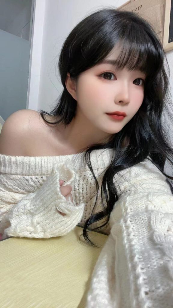 深圳外围小学妹全身雪白相关配图