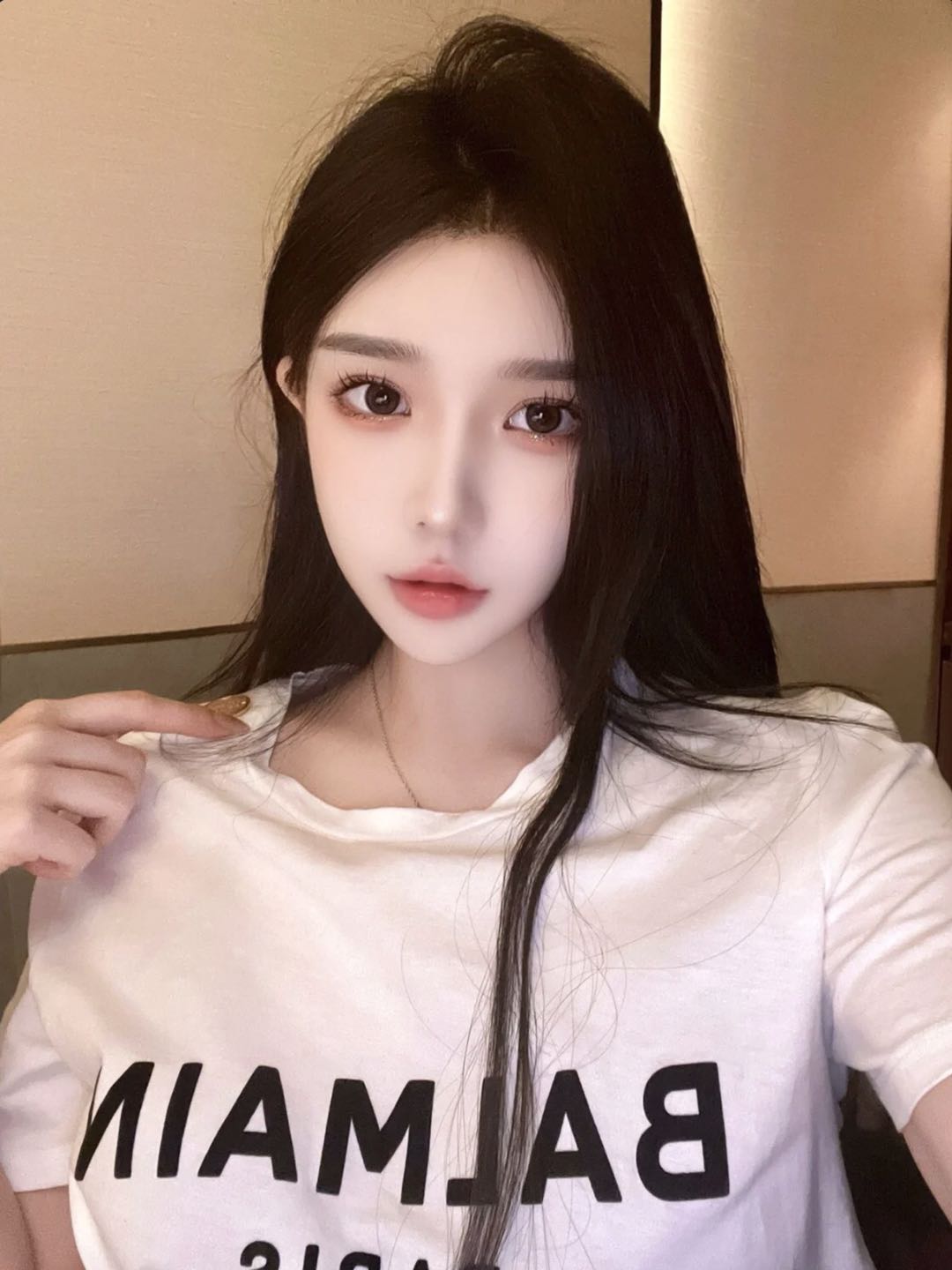 广州外围网红主播甜美女友