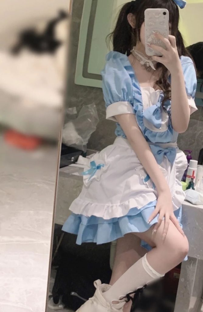 广州外围04小萝莉天然童颜巨乳相关配图