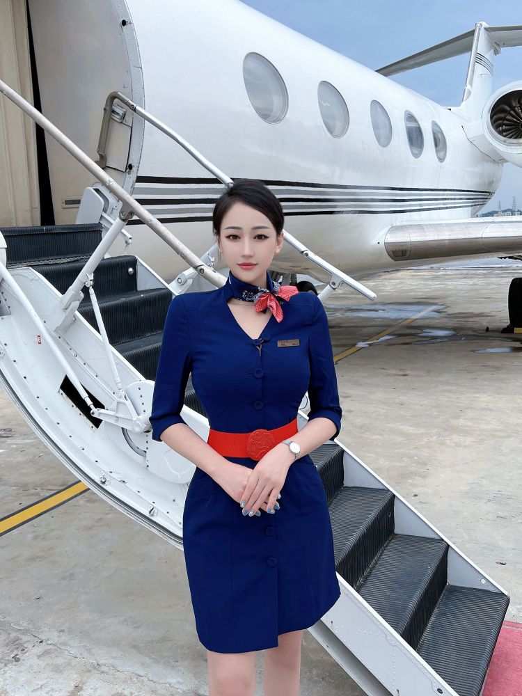 上海外围00后车模赵盼儿相关配图