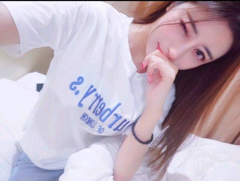 上海外围 浦东依依 零零后傻白甜 邻家小妹相关配图