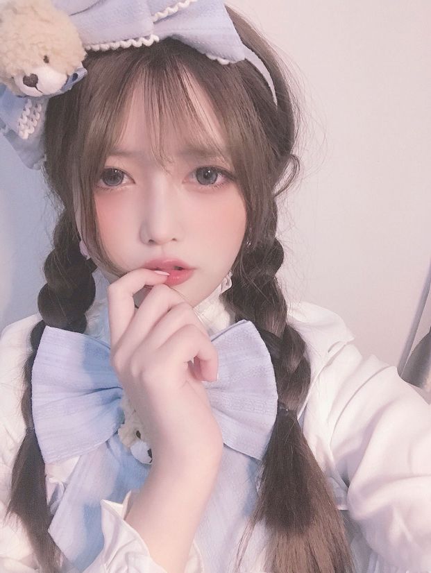 北京外围 洛丽塔 皮肤雪白 漫画少女