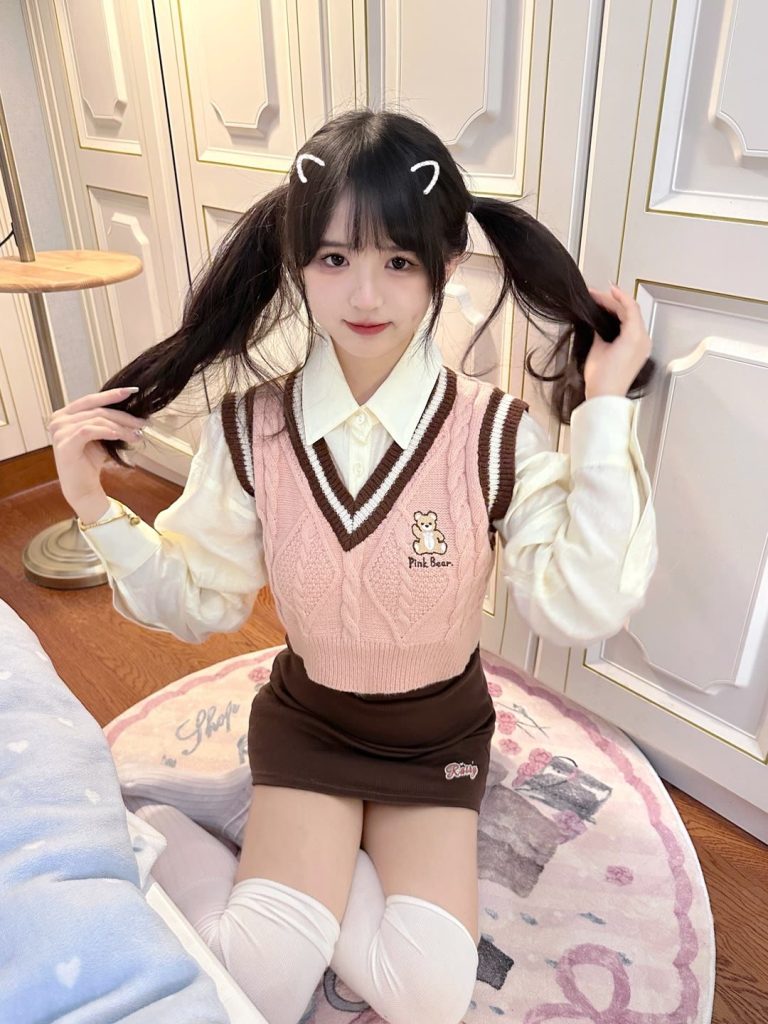 上海外围 艺名番茄 制服诱惑 小萝莉相关配图