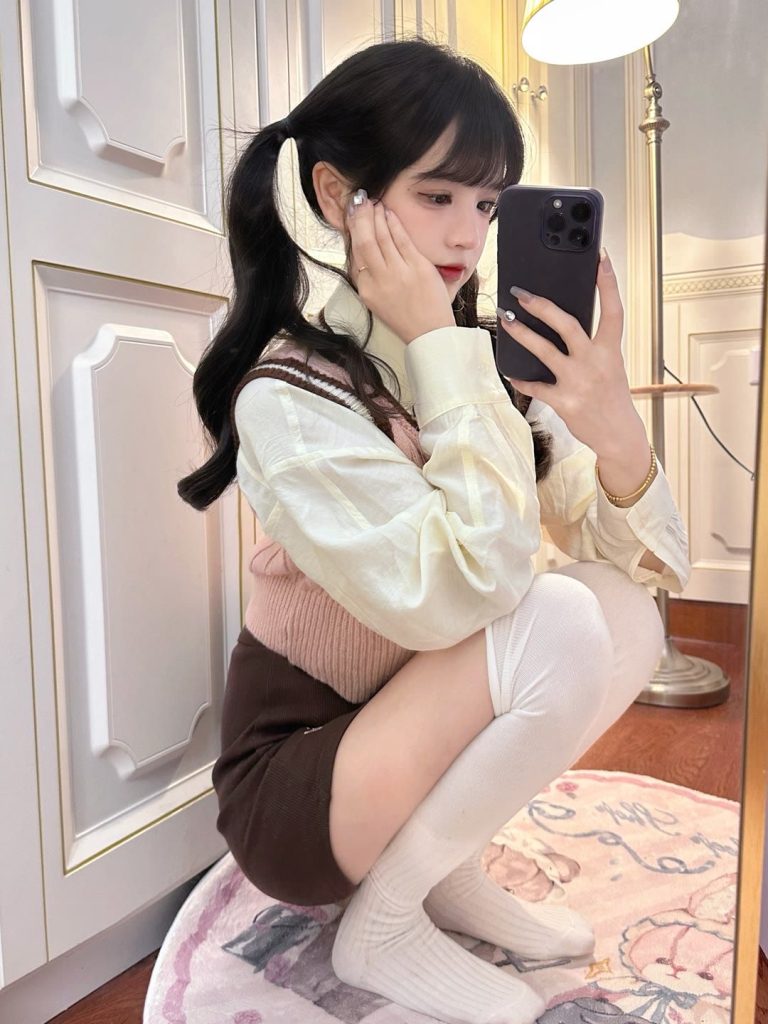 上海外围 艺名番茄 制服诱惑 小萝莉相关配图