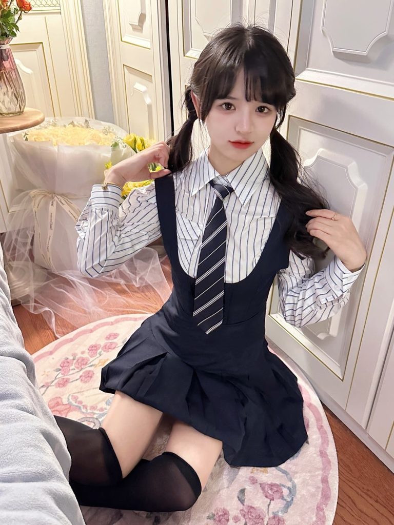 上海外围 艺名番茄 制服诱惑 小萝莉相关配图